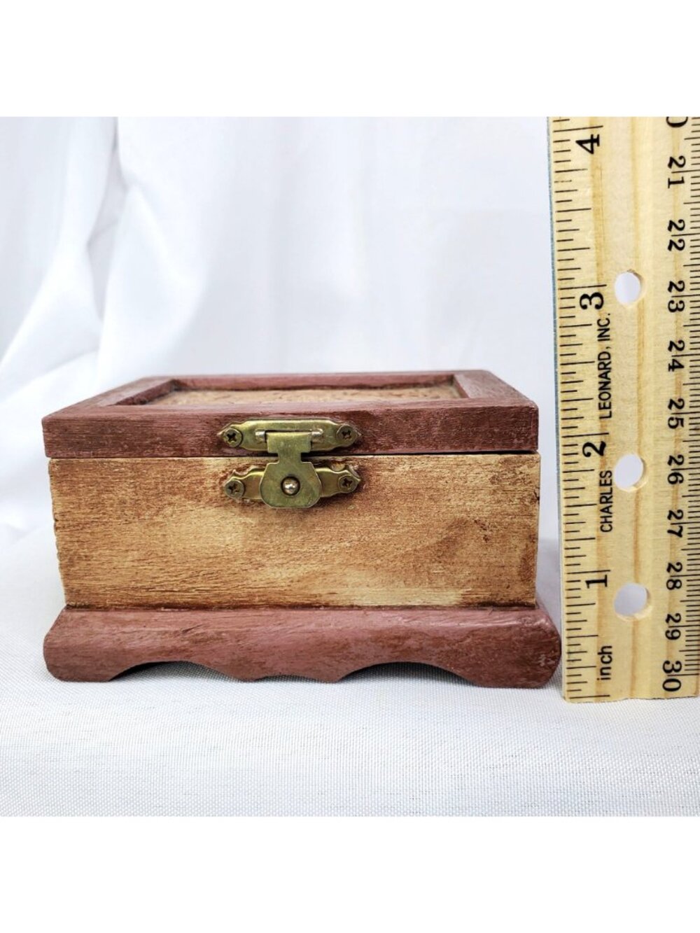 VTG Hand-Carved Wooden Jewelry Trinket Box With Floral Design & Brass Latch - Picture 5 of 13